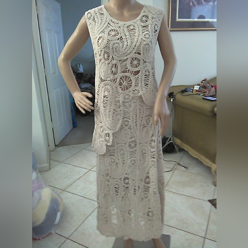 BNWOT AMZ. HANDMADE CROCHET SKIRT/TOP SET (3 WAYS SKIRT) CREAM SEE Measurements - Picture 16 of 16